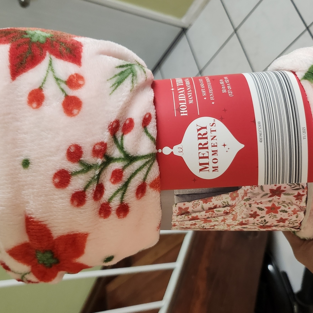 Merry Moments Festive Throw Blanket
